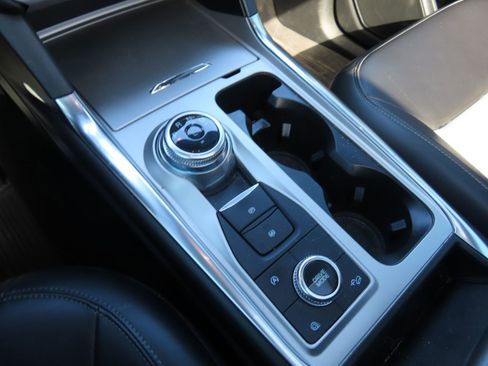 Used 2024 Ford Explorer XLT w/ Equipment Group 202A image 24