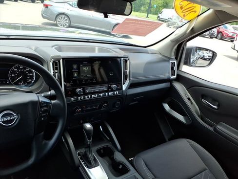 Certified 2025 Nissan Frontier SV AWD/4WD image 13