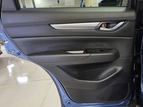 Used 2017 MAZDA CX-5 Touring image 13