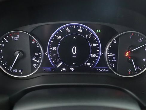 Used 2023 Buick Enclave Avenir image 21