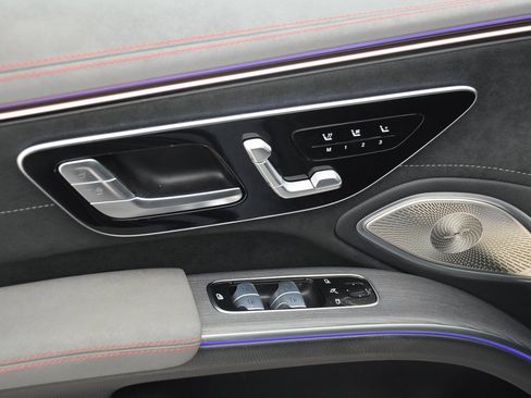 Used 2022 Mercedes-Benz EQS 580 EQS 580 image 21