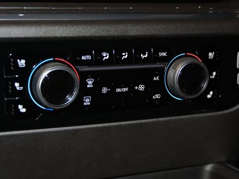 Used 2025 Chevrolet Silverado 2500 High Country w/ Technology Package AWD/4WD image 61