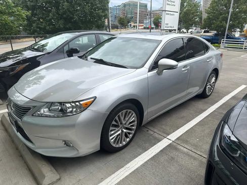 Used 2013 Lexus ES 350 w/ Luxury Pkg FWD image 1
