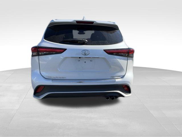 Used 2023 Toyota Highlander XSE AWD/4WD image 6
