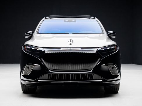 Used 2024 Mercedes-Benz Maybach EQS 680 4MATIC image 7