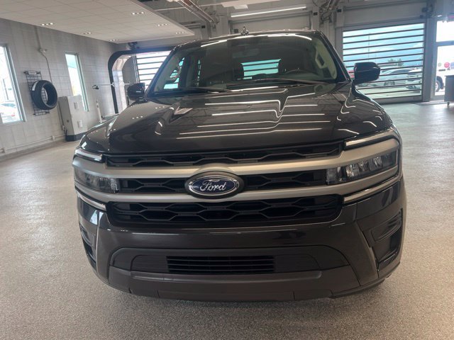 Used 2024 Ford Expedition Max XLT AWD/4WD image 2