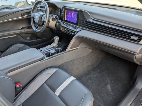 Used 2025 Toyota Camry SE image 36