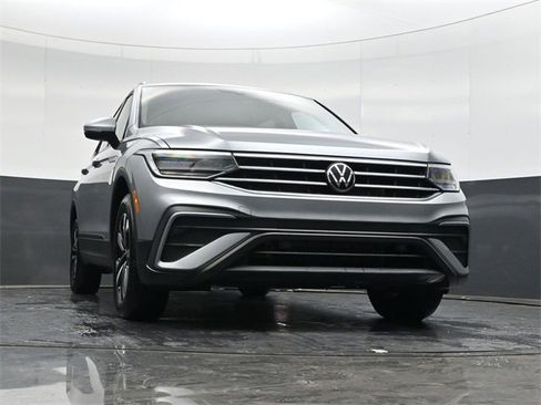 Used 2023 Volkswagen Tiguan S image 35