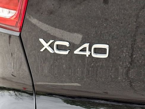 Used 2021 Volvo XC40 T5 Inscription w/ Climate Package AWD/4WD image 30