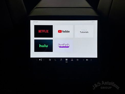 Used 2024 Tesla Cybertruck AWD Crew Cab image 33