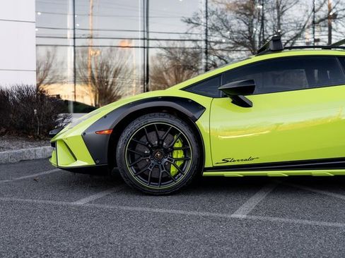 Used 2024 Lamborghini Huracan Sterrato image 25