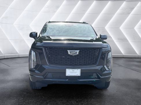 New 2026 Cadillac Escalade Platinum Sport w/ LPO, ONYX Package AWD/4WD image 9