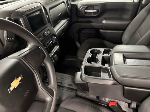 Used 2024 Chevrolet Silverado 2500 Custom AWD/4WD image 17