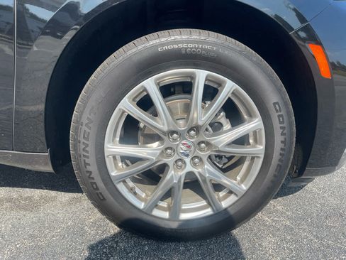Used 2023 Buick Enclave Essence w/ Experience Buick Package FWD image 9