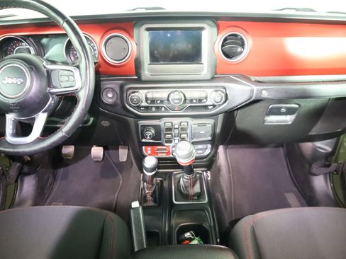 Used 2021 Jeep Gladiator Rubicon w/ Cold Weather Group image 32