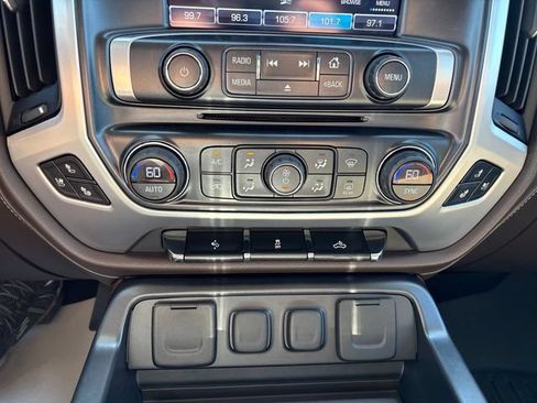Used 2017 GMC Sierra 1500 SLT w/ SLT Premium Package AWD/4WD image 16