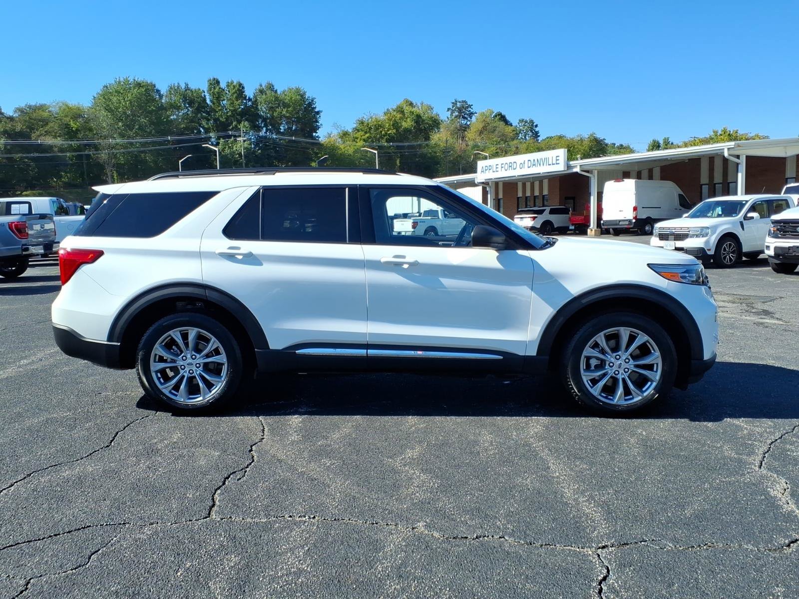 Certified 2023 Ford Explorer XLT w/ Equipment Group 202A AWD/4WD image 8