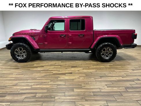 Used 2024 Jeep Gladiator Mojave AWD/4WD image 9
