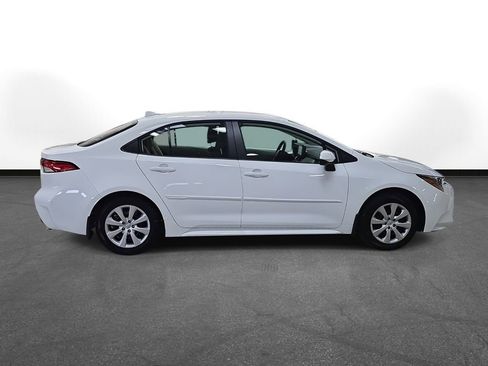 Used 2025 Toyota Corolla LE image 4