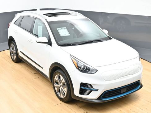 Used 2022 Kia Niro EX Premium w/ Cold Weather Package FWD image 42