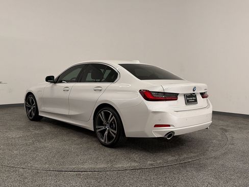 Used 2024 BMW 330e w/ Premium Package RWD image 3