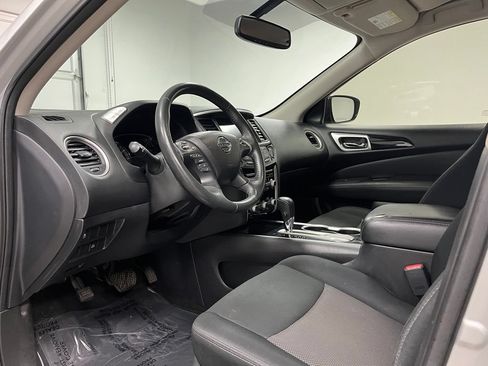Used 2018 Nissan Pathfinder SV FWD image 20