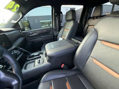 Used 2024 GMC Sierra 2500 AT4 w/ AT4 Preferred Package AWD/4WD image 20