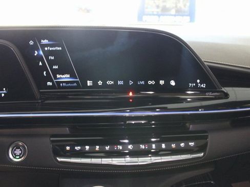 Used 2024 Cadillac Escalade Sport w/ LPO, ONYX Package image 34