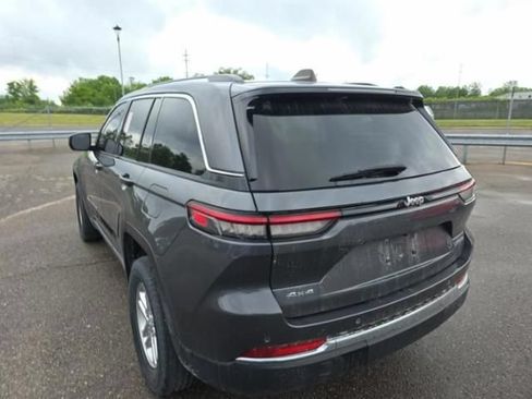 Used 2023 Jeep Grand Cherokee Laredo w/ Luxury Tech Group I AWD/4WD image 4