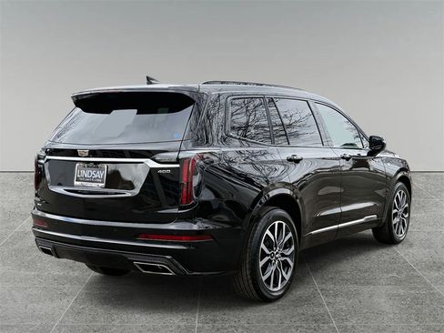 Used 2021 Cadillac XT6 Sport w/ Platinum Package image 10