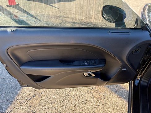 Used 2016 Dodge Challenger SXT Plus image 9