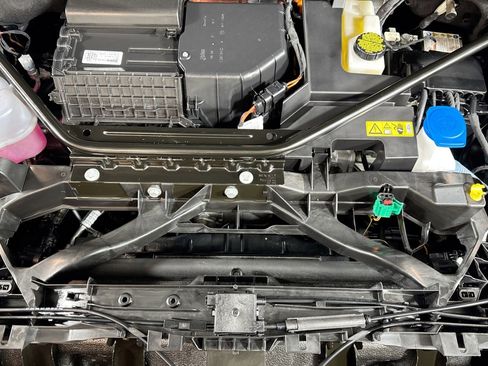 Used 2025 Audi Q4 e-tron Premium w/ Convenience Package image 28