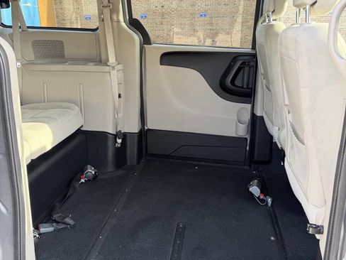 Used 2016 Dodge Grand Caravan SE w/ Quick Order Package 29E SE image 15