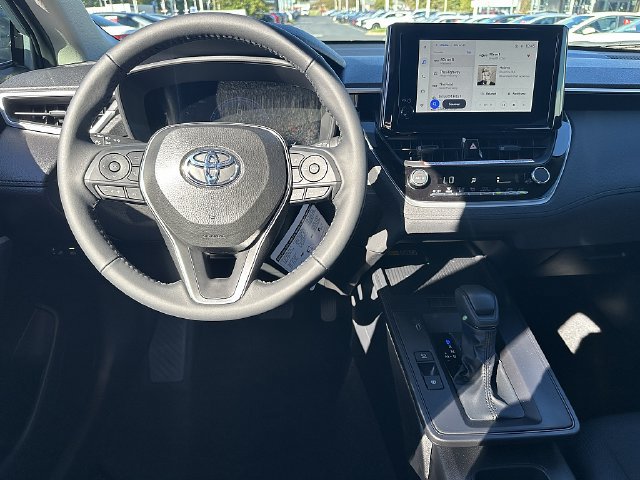 New 2026 Toyota Corolla Cross LE w/ Moonroof Package FWD image 11