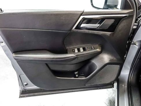 Used 2024 Mitsubishi Outlander SE AWD/4WD image 27