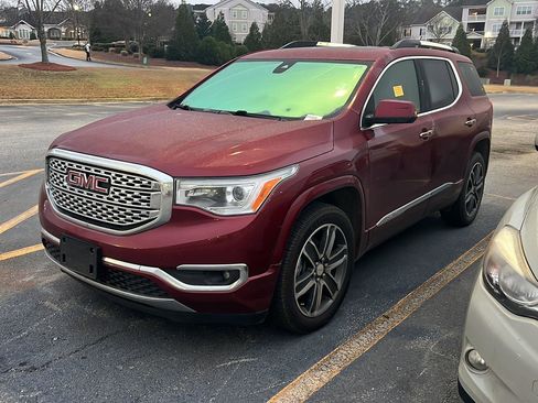 Used 2017 GMC Acadia Denali image 2