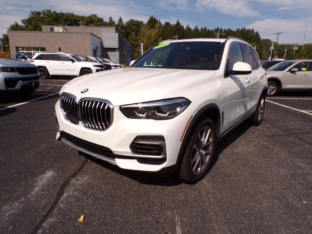 Used 2022 BMW X5 xDrive40i w/ Premium Package AWD/4WD image 2