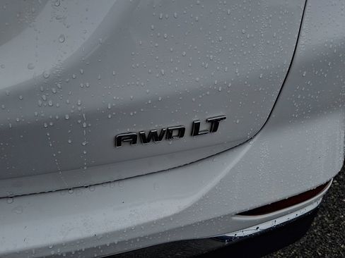 Used 2020 Chevrolet Equinox LT AWD/4WD image 32