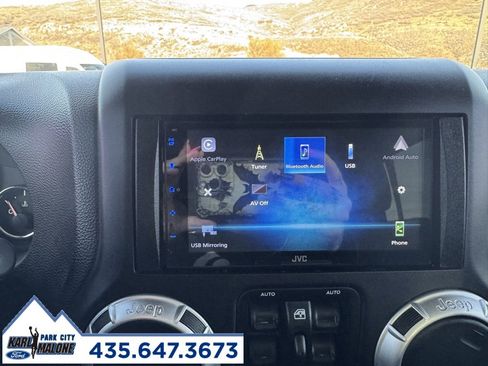 Used 2013 Jeep Wrangler Unlimited Rubicon image 19