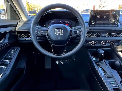 Certified 2025 Honda Accord LX image 5