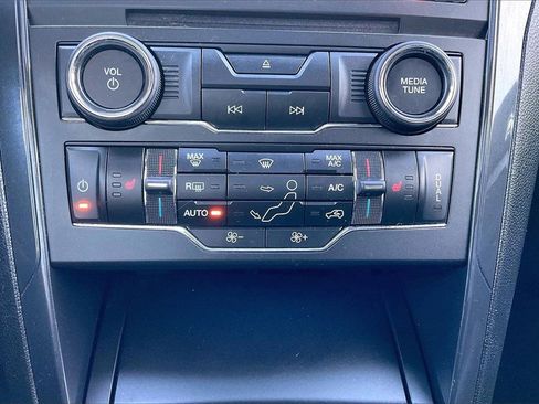 Used 2018 Ford Explorer XLT w/ Equipment Group 202A image 33