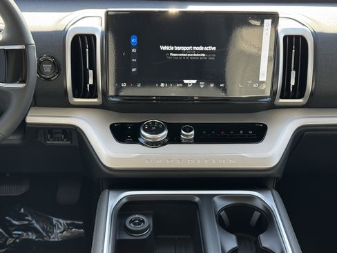 New 2026 Ford Expedition Active image 16