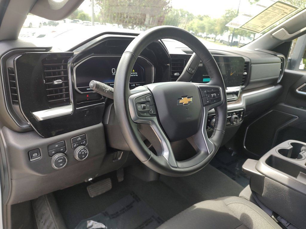 Used 2025 Chevrolet Silverado 2500 LT w/ Convenience Package AWD/4WD image 21