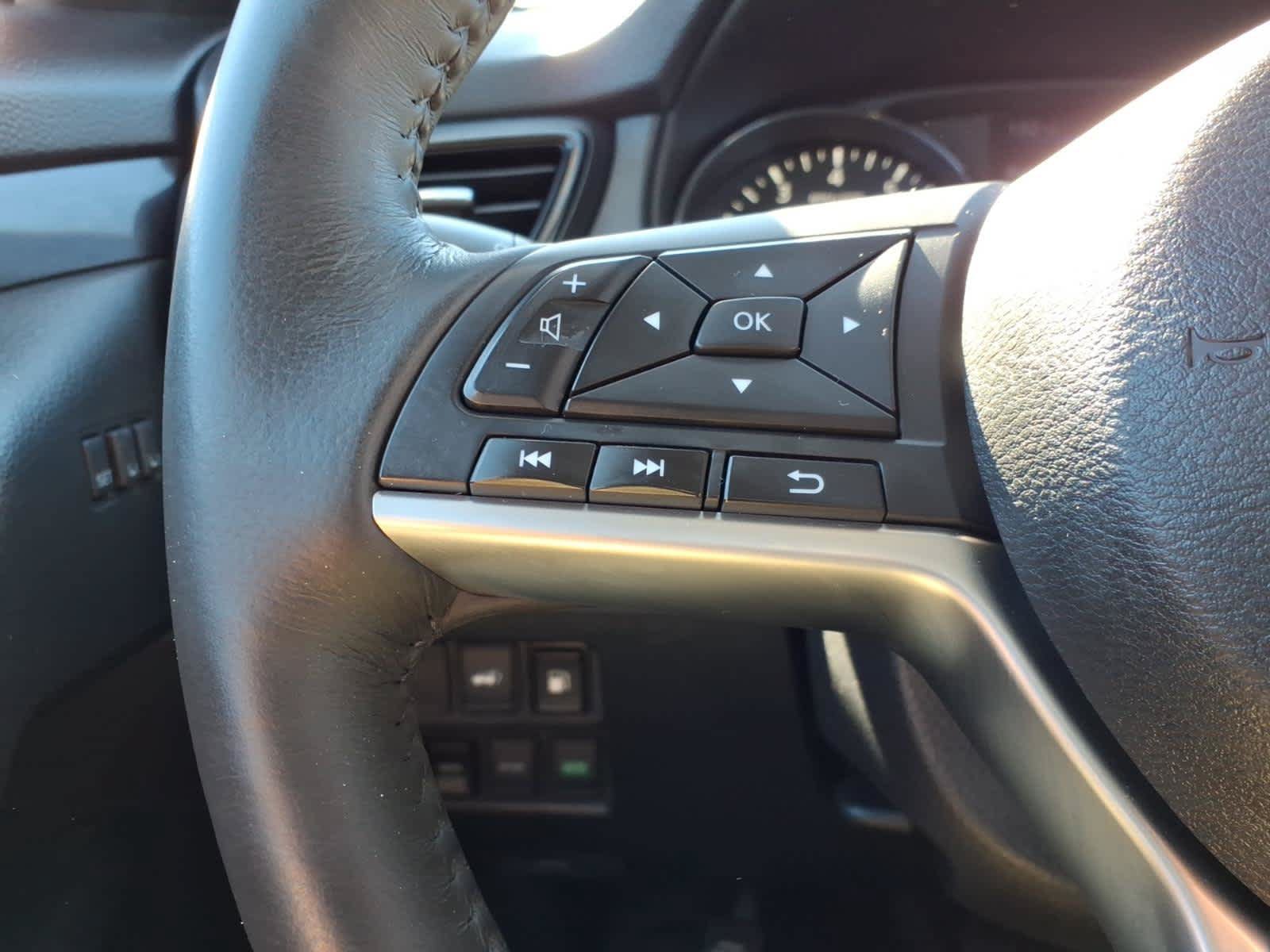 Used 2018 Nissan Rogue SV w/ Premium Package AWD/4WD image 23