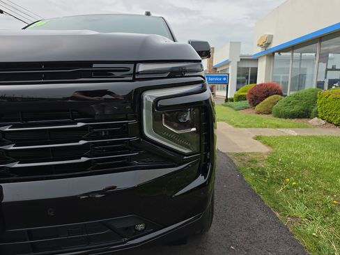 New 2026 Chevrolet Suburban RST w/ Comfort Package AWD/4WD image 10