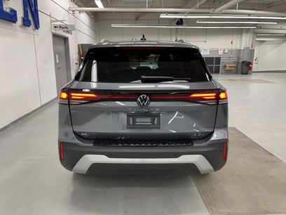 New 2025 Volkswagen Tiguan SE