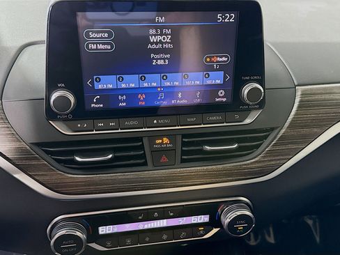 Used 2019 Nissan Altima 2.0 Edition One FWD image 18