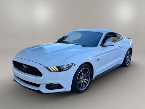 Used 2015 Ford Mustang GT RWD image 8