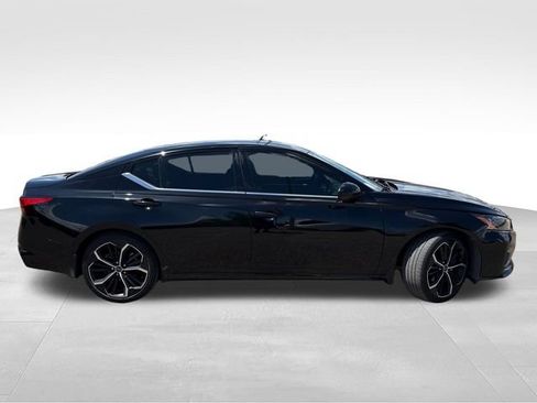 Certified 2024 Nissan Altima 2.5 SR FWD image 9