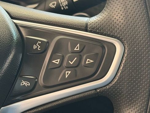 Used 2023 Chevrolet Malibu LT FWD image 21
